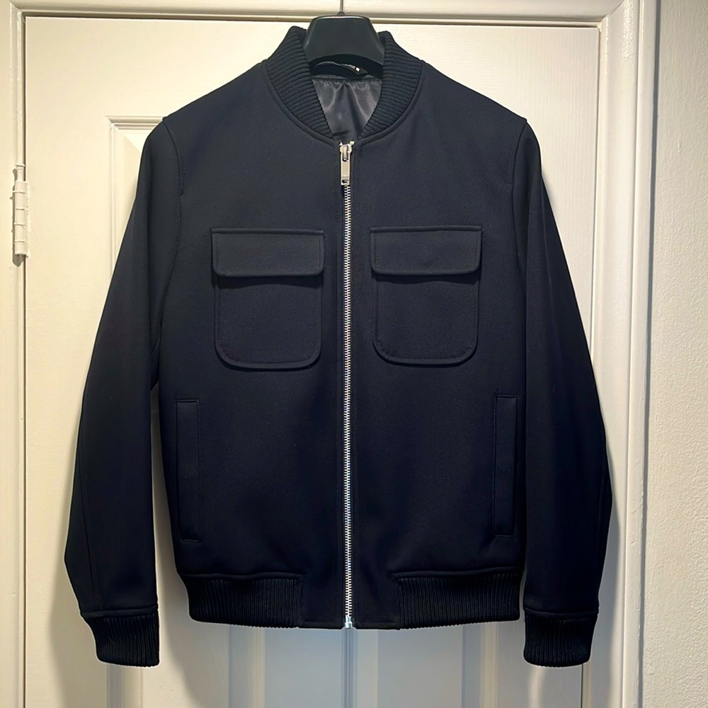 Absolutely flawless Zara men’s bomber jacket in navy blue size medium